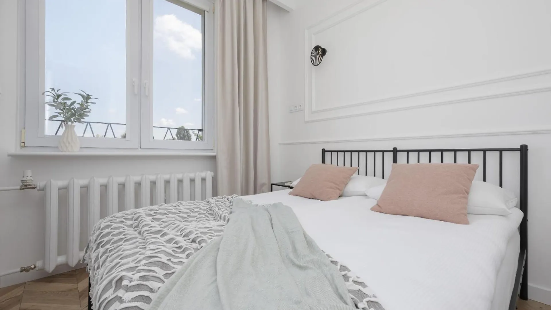 Elegancki Apartament Dla 4 Osob W Warszawie By Noclegi Renters Warszawa Polska